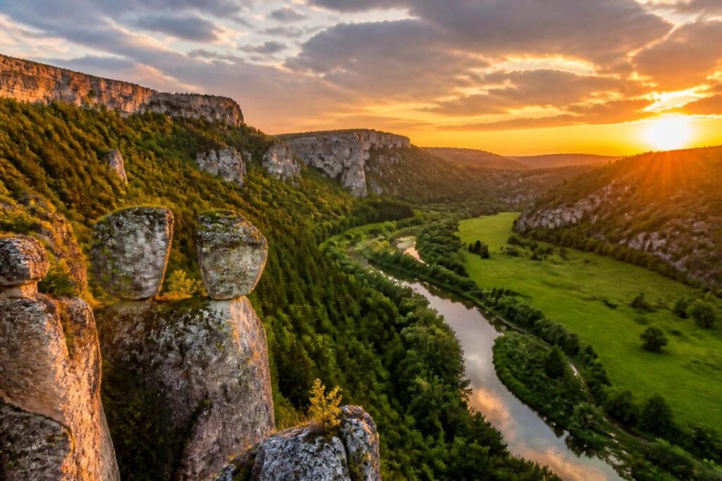 découvrez les plus beaux endroits de lozère à travers ce guide dédié aux photographes passionnés, pour capturer des paysages époustouflants et des moments uniques.
