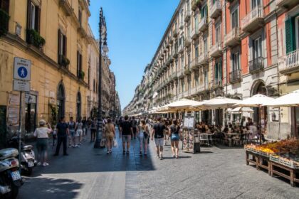 découvrez le corso umberto à naples avec notre guide complet pour les touristes : monuments incontournables, bonnes adresses, conseils pratiques et activités à ne pas manquer.